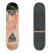 Globe Refracted 8 Skateboard Completo